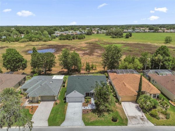 521 CARRERA DRIVE , LADY LAKE, FL 32159