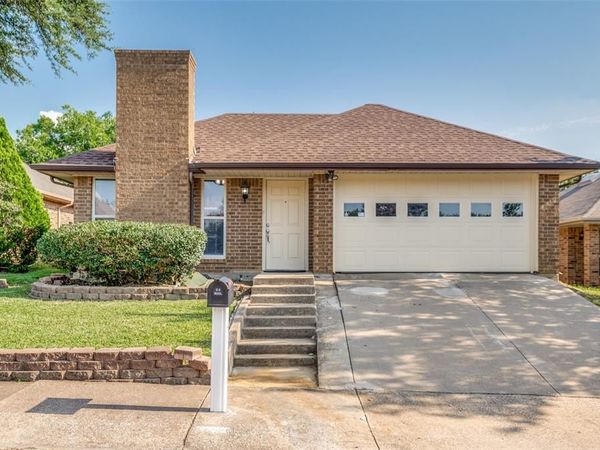 2208 Cedarcrest Drive, Carrollton, TX 75007