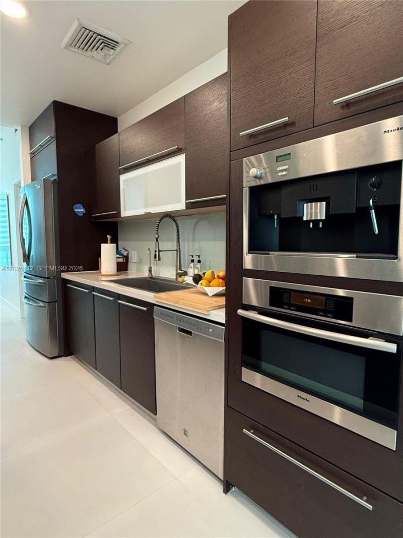 7928 East Dr , Unit 904, North Bay Village, FL 33141 Photo