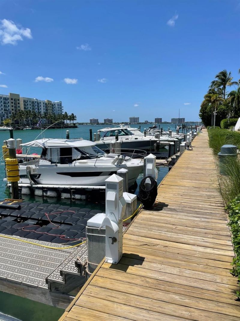 7928 East Dr , Unit 904, North Bay Village, FL 33141 Photo
