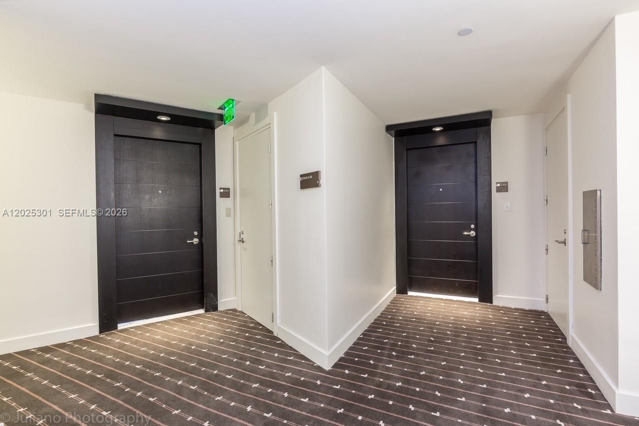200 Biscayne Boulevard Way, Unit 3102, Miami, FL 33131 Photo
