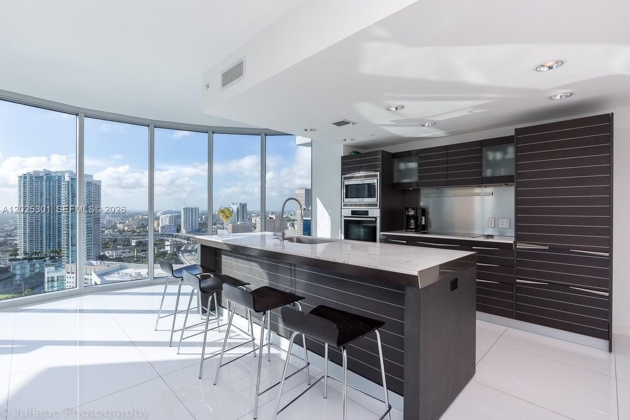200 Biscayne Boulevard Way, Unit 3102, Miami, FL 33131 Photo