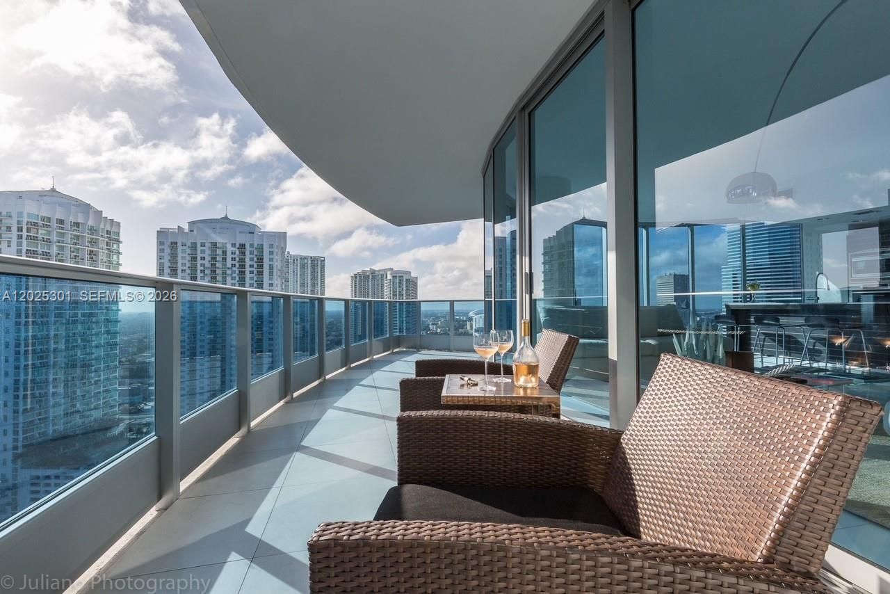 200 Biscayne Boulevard Way, Unit 3102, Miami, FL 33131 Photo