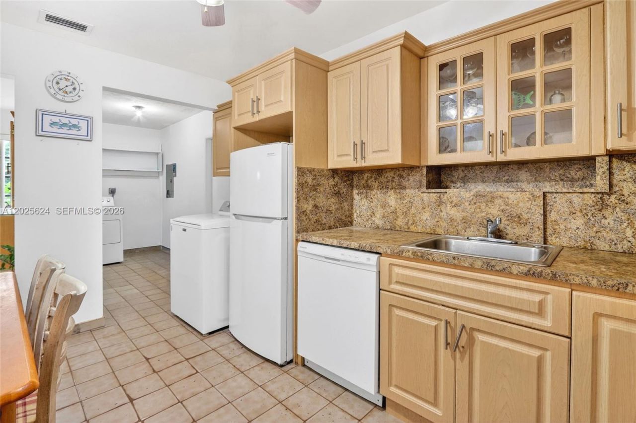 9231 SW 16th St , Miami, FL 33165 Photo