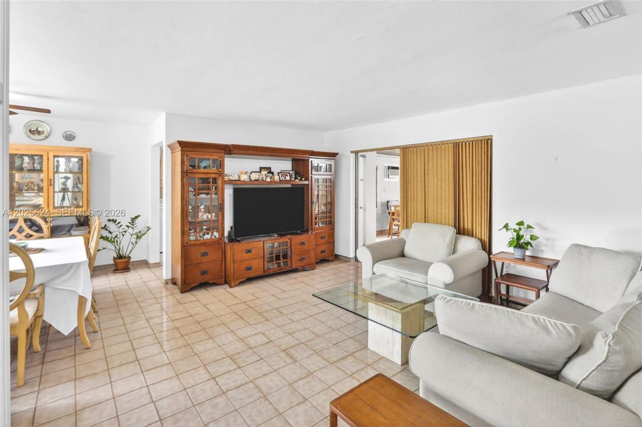 9231 SW 16th St , Miami, FL 33165 Photo