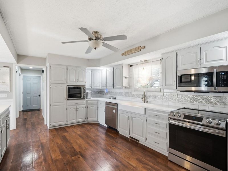 330 Northview Drive, London, OH 43140 Photo 14