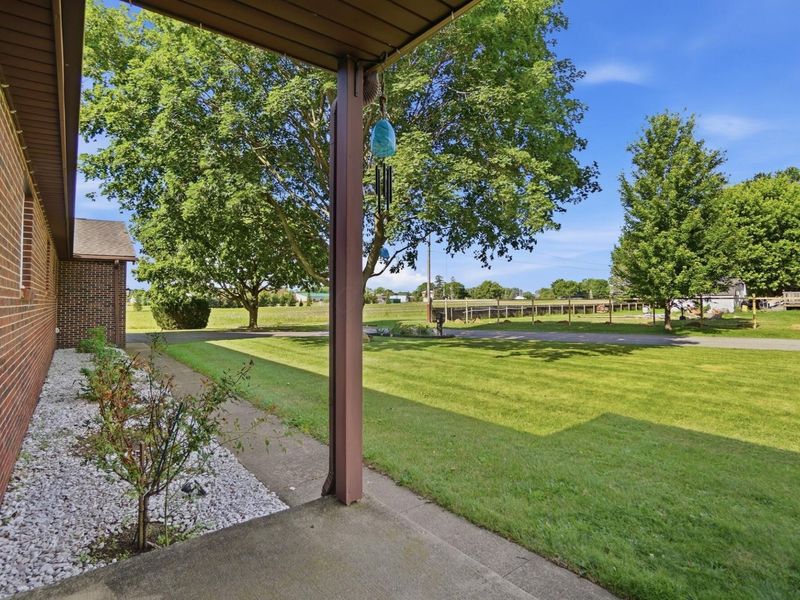 330 Northview Drive, London, OH 43140 Photo 3
