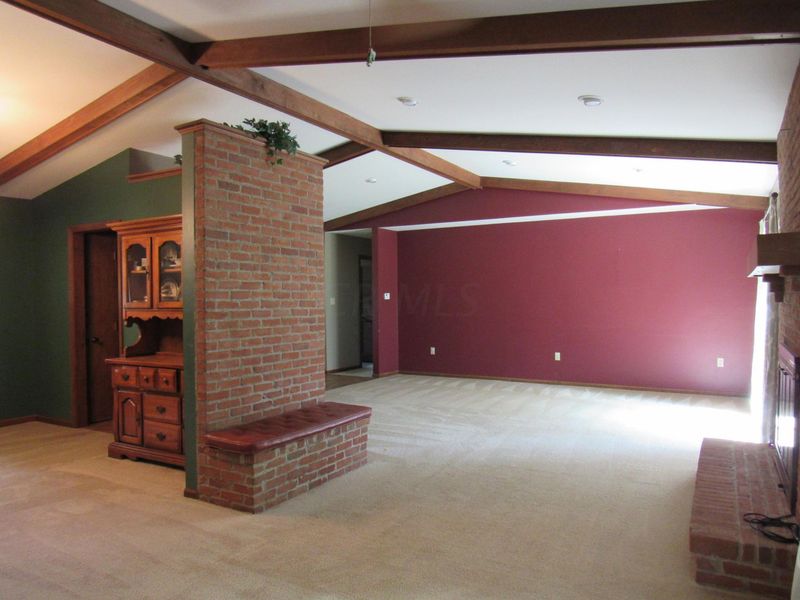 330 Northview Drive, London, OH 43140 Photo 9