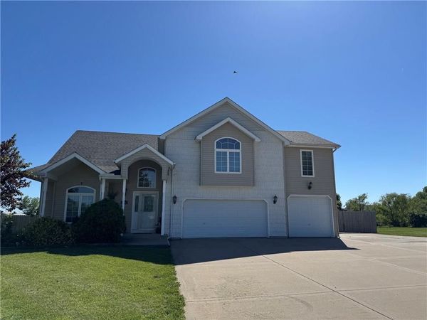 7086 SW Crystal Lane, Trimble, MO 64492