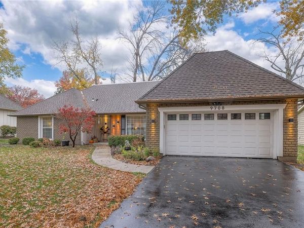 9708 W 105th Terrace, Overland Park, KS 66212