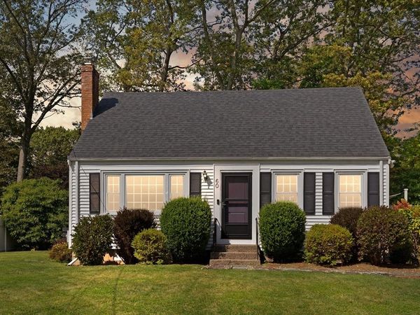60 School St, Plainville, MA 02762