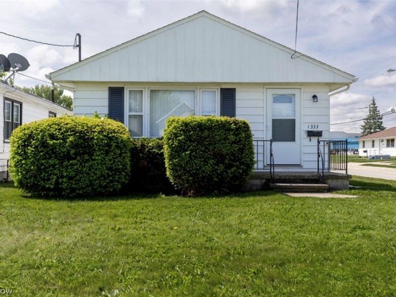 1333 W 23 Street, Lorain, OH 44052 Photo 2