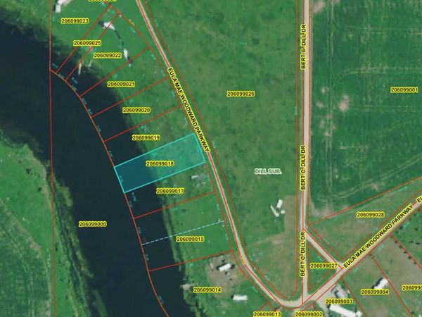 110 EULA MAE WOODWARD Parkway SW, Oakes, ND 58474