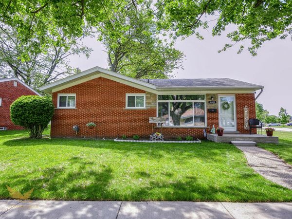 21114 Danbury Street, Clinton Twp, MI 48035