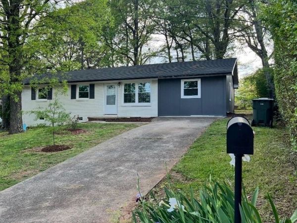 1450 3rd Street , Hickory, NC 28602