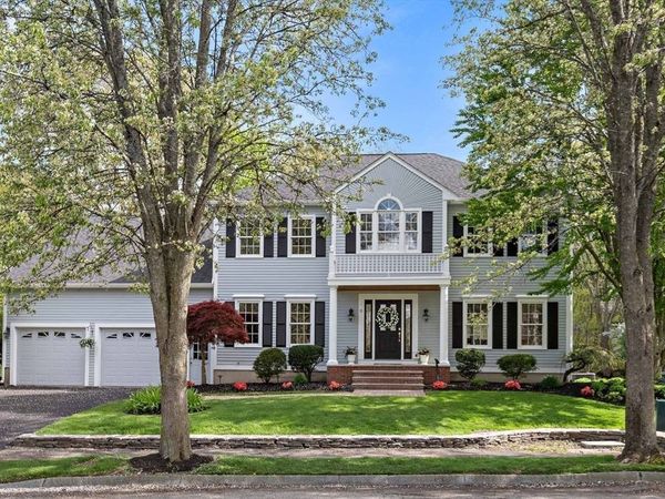 11 Rose Farm Ln, Woburn, MA 01801