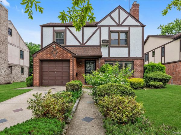 85-22 218th Street, Hollis Hills, NY 11427
