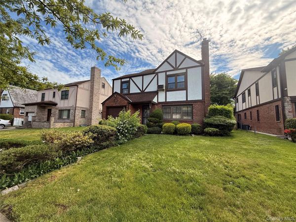 85-22 218th Street , Hollis Hills, NY 11427