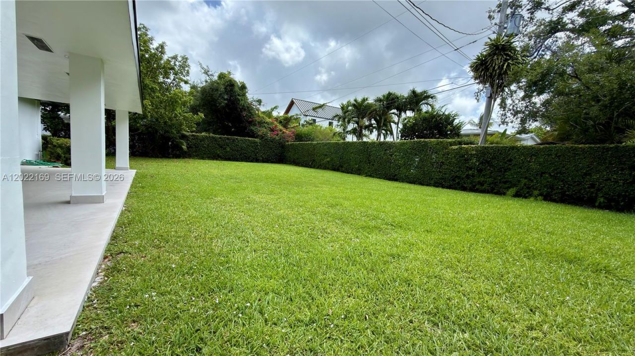 7700 SW 52nd Ct, Miami, FL 33143 Photo