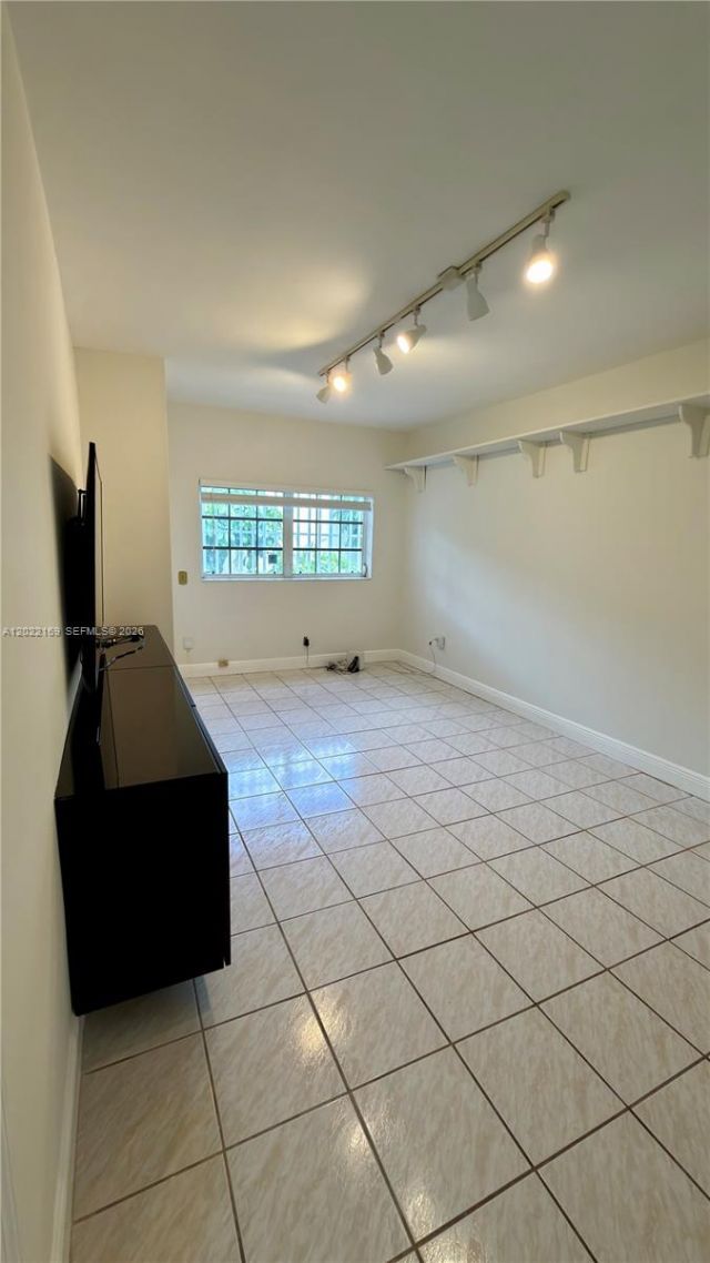 7700 SW 52nd Ct, Miami, FL 33143 Photo