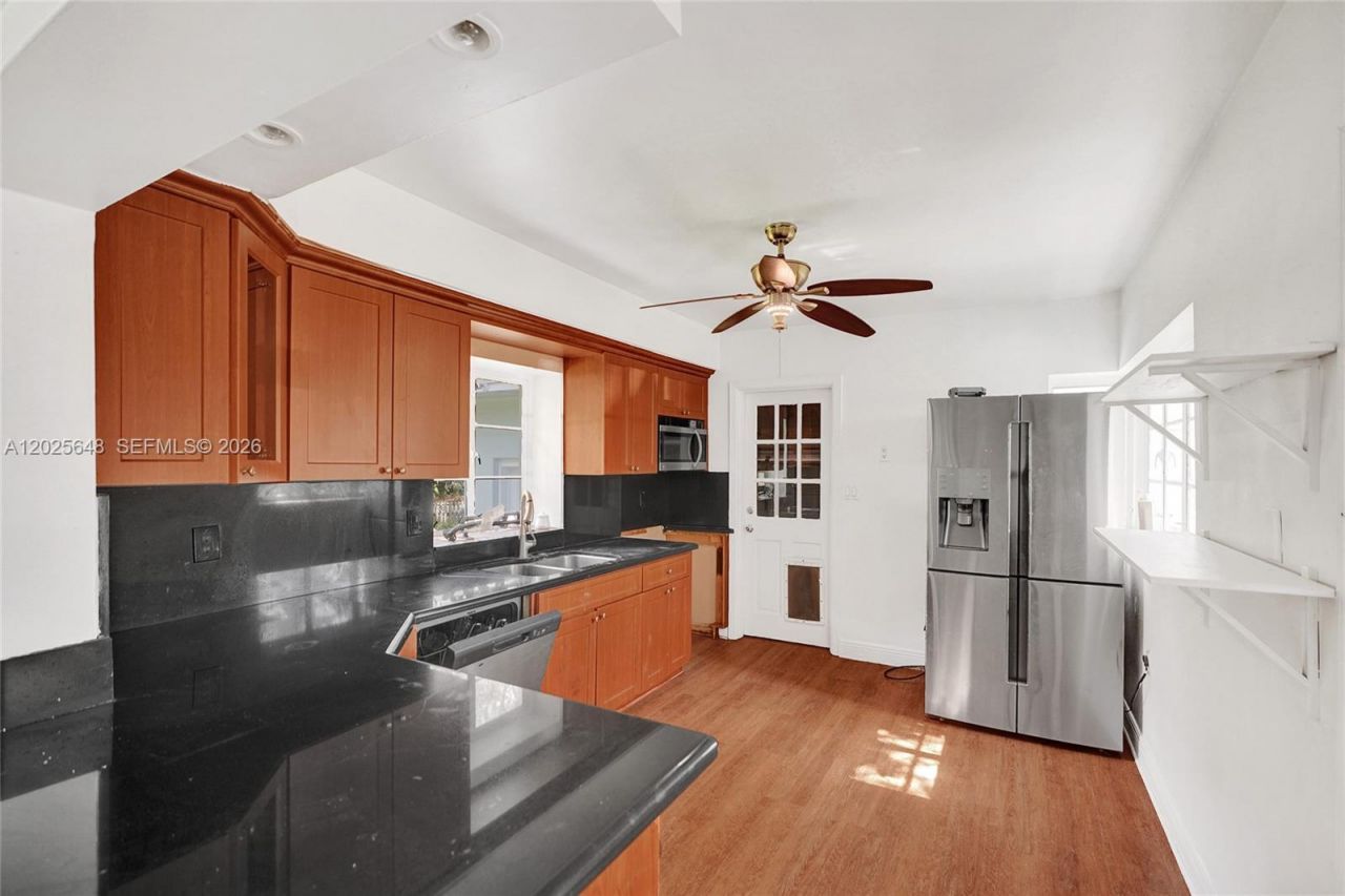 2300 SW 22nd Ave , Miami, FL 33145 Photo