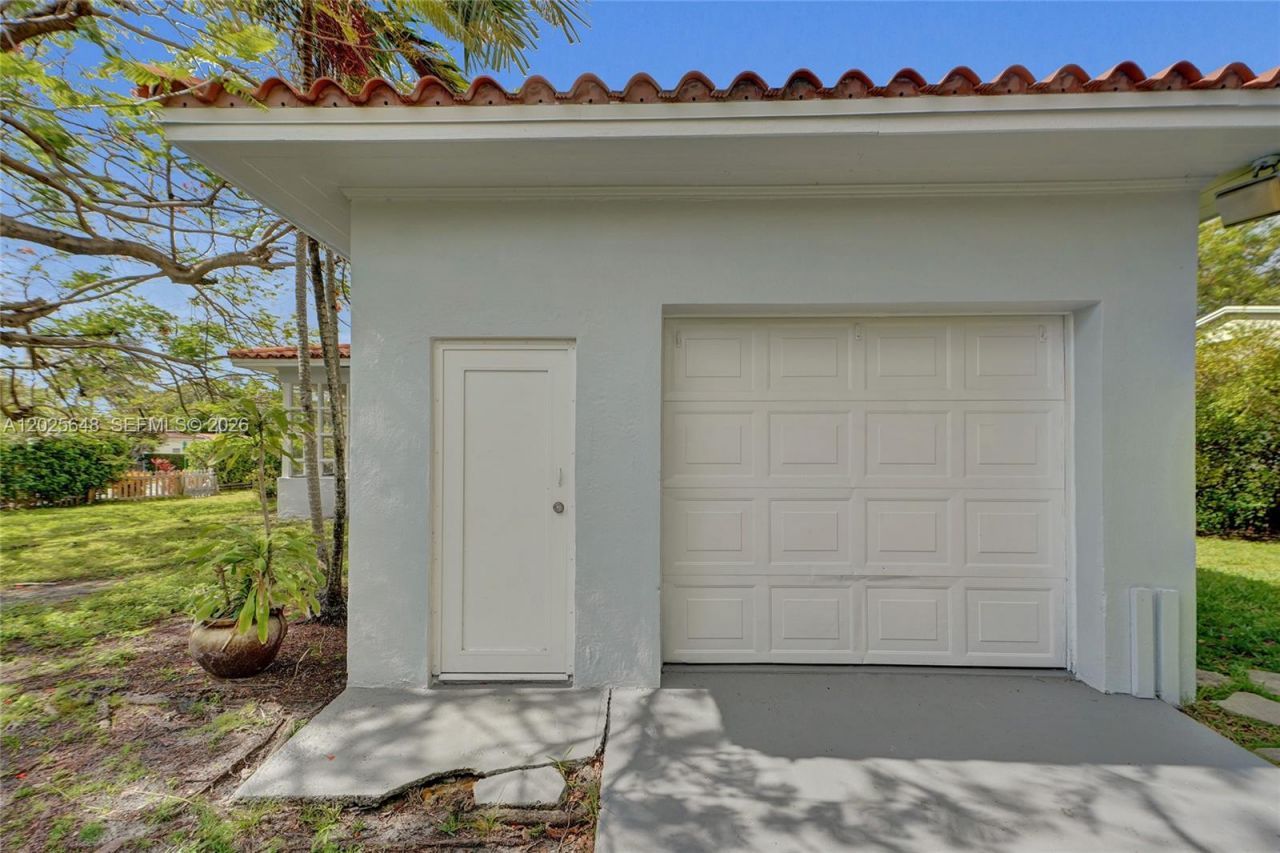 2300 SW 22nd Ave , Miami, FL 33145 Photo
