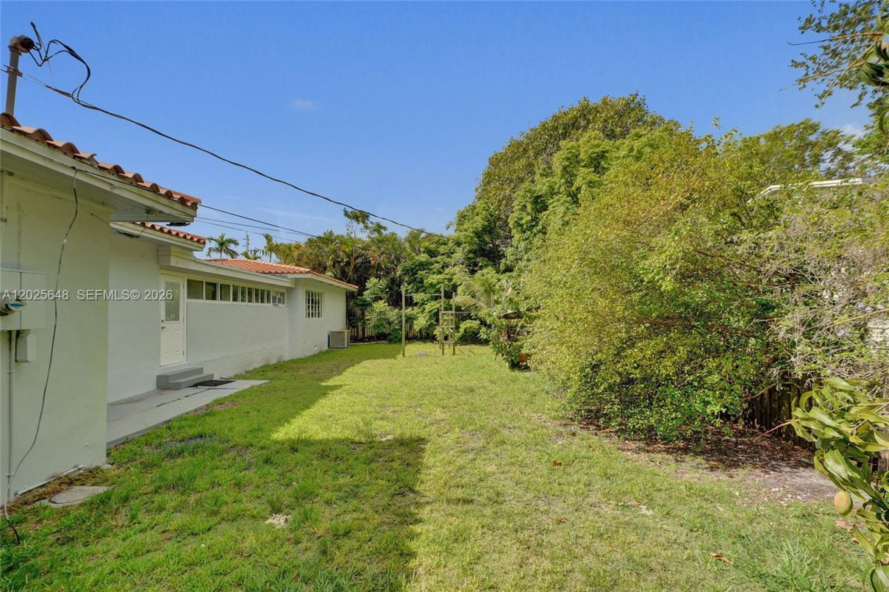 2300 SW 22nd Ave , Miami, FL 33145 Photo