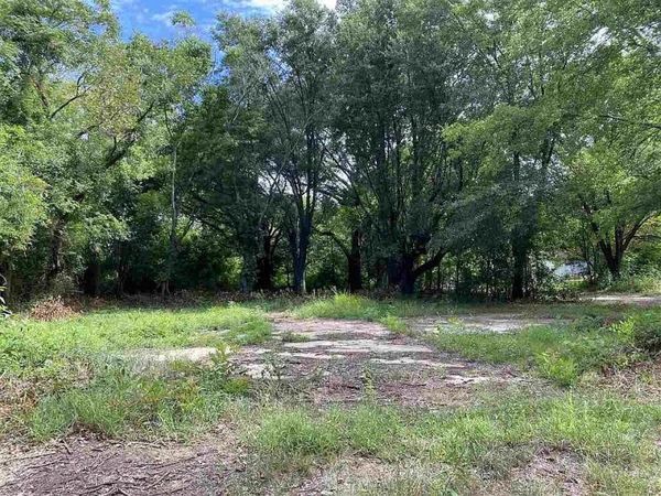 1317 El Paso Street , Longview, TX 75602