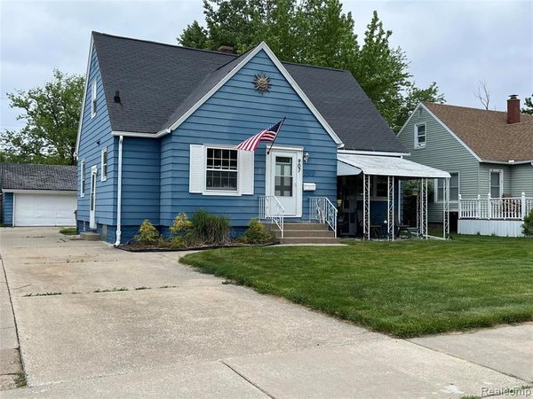 907 Napier Avenue, St. Joseph, MI 49085