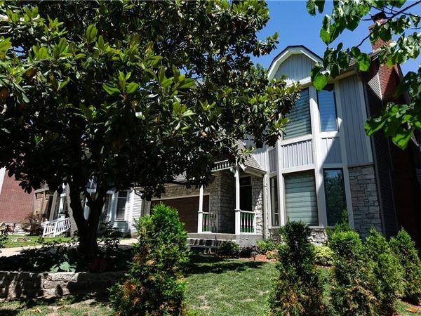 240 E 30th Street, Kansas City, MO 64108
