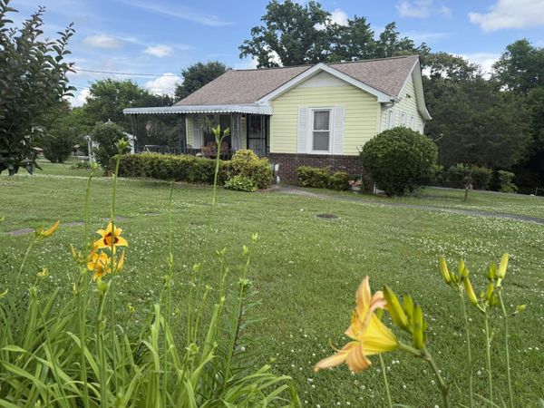 8 Elizabeth Street, Rossville, GA 30741