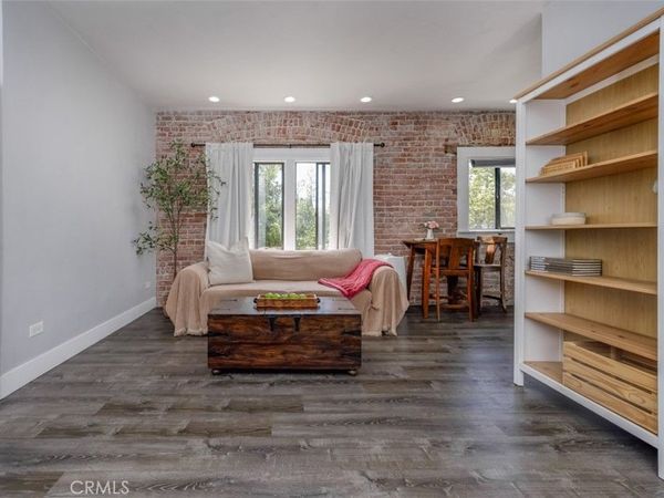 325 W 3rd Street, Unit 204, Long Beach, CA 90802
