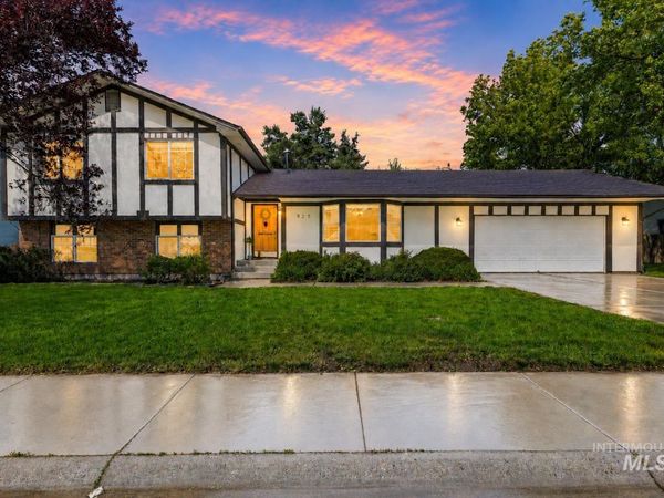 925 N 14th East St, Mountain Home, ID 83647