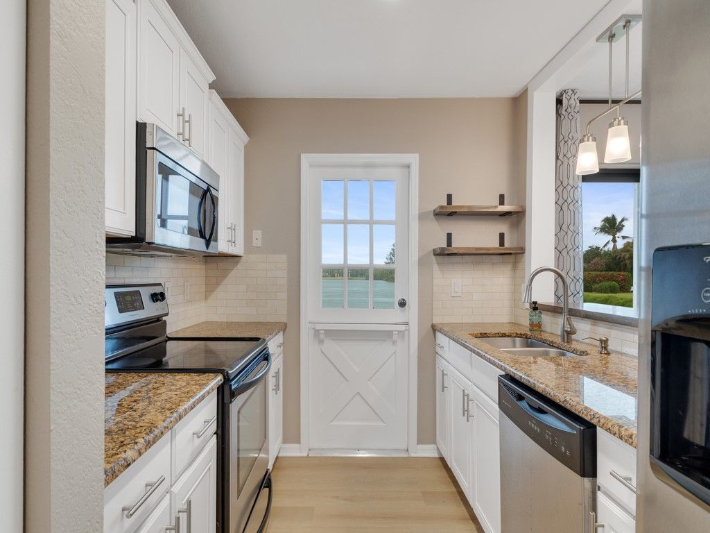 3206 S Lakeview Circle, Unit 105, Hutchinson Island, FL 34949 Photo