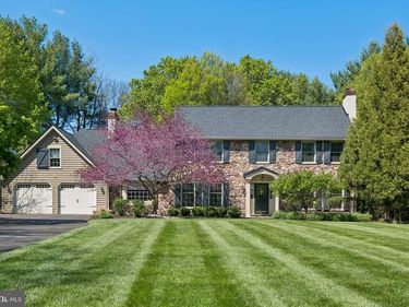 2 HEDGEROW DRIVE, SPRING HOUSE, PA 19477