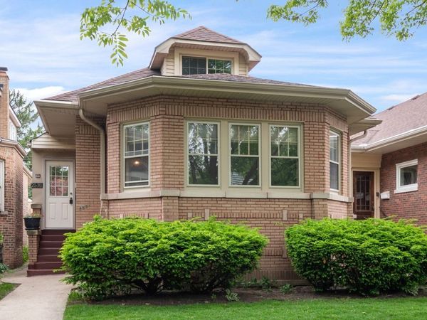 2531 W Morse Avenue , Chicago, IL 60645