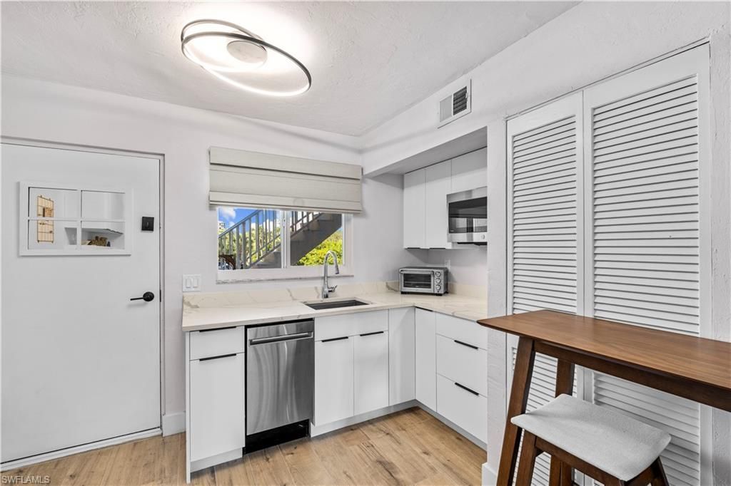 377 Vanderbilt Beach Rd , Unit 102, Naples, FL 34108 Photo