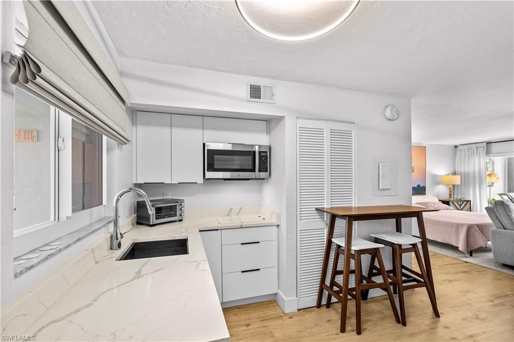 377 Vanderbilt Beach Rd , Unit 102, Naples, FL 34108 Photo