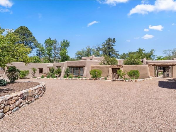 831 El Caminito , Santa Fe, NM 87505