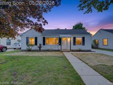 26304 Barnes Street, Roseville, MI 48066