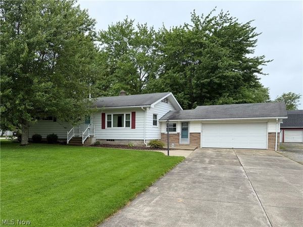4805 Hoagland Blackstub Road, Cortland, OH 44410