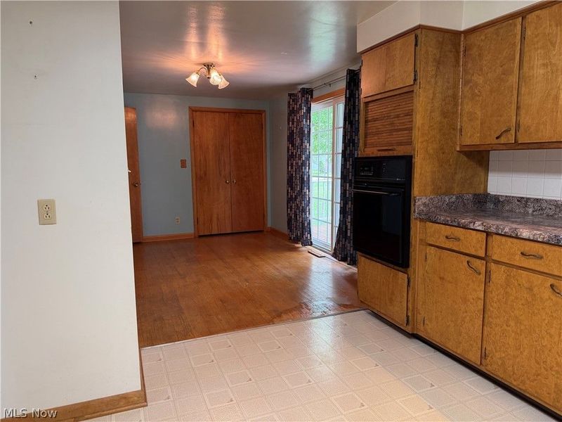 4805 Hoagland Blackstub Road, Cortland, OH 44410 Photo 5