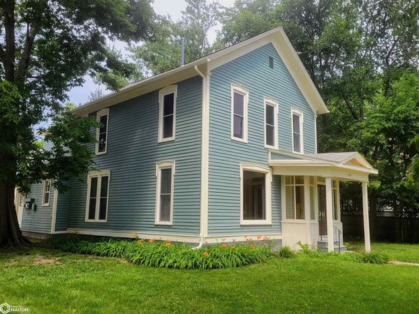 606 S 3rd Street, Fairfield, IA 52556