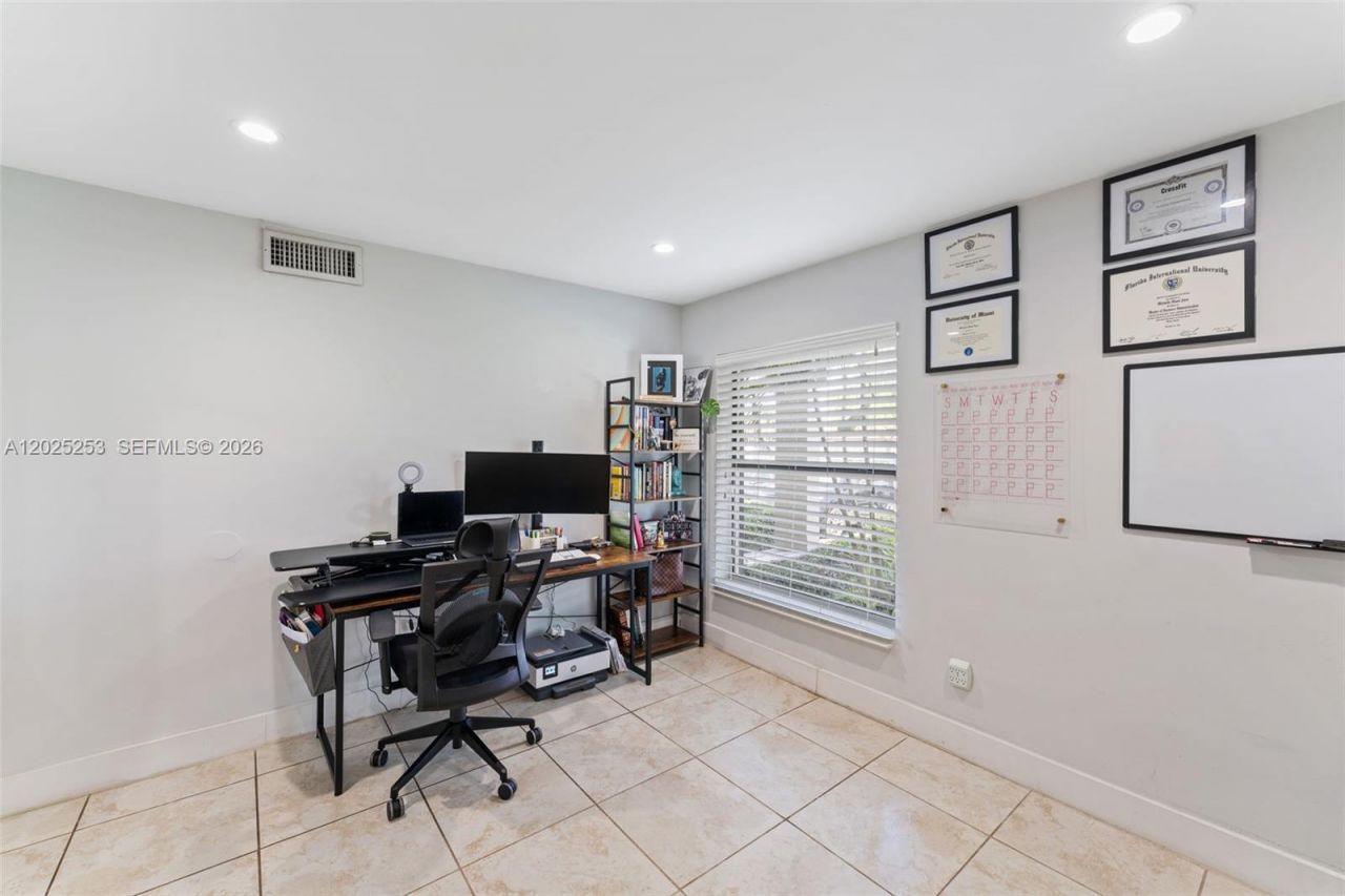 4885 SW 152nd Pl , Unit D-95, Miami, FL 33185 Photo