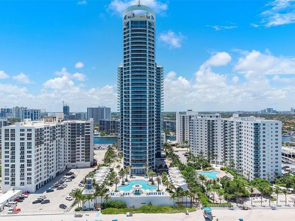 3101 S Ocean Dr , Unit 2707, Hollywood, FL 33019