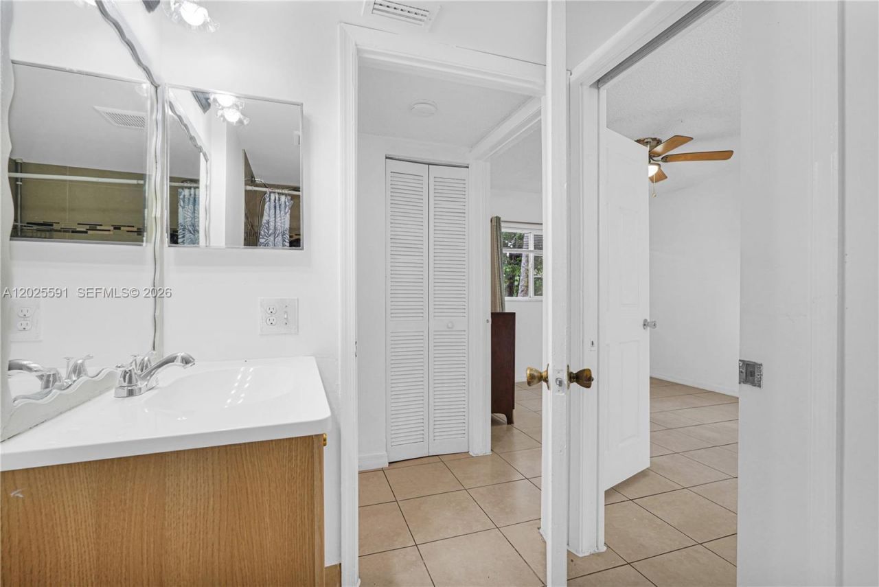3680 N 56th Ave , Unit 806, Hollywood, FL 33021 Photo