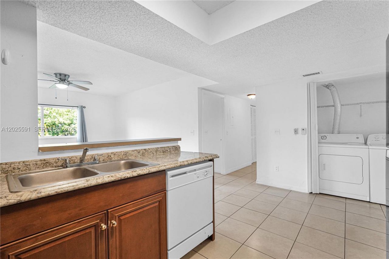 3680 N 56th Ave , Unit 806, Hollywood, FL 33021 Photo