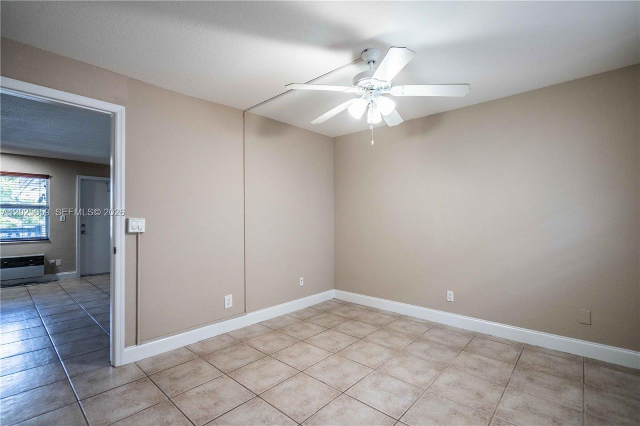 715 NE 6th St, Unit 9, Fort Lauderdale, FL 33304 Photo