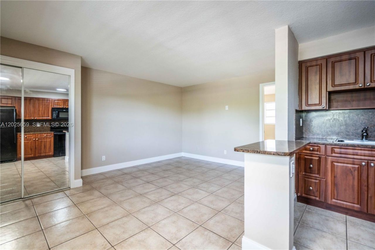 715 NE 6th St, Unit 9, Fort Lauderdale, FL 33304 Photo