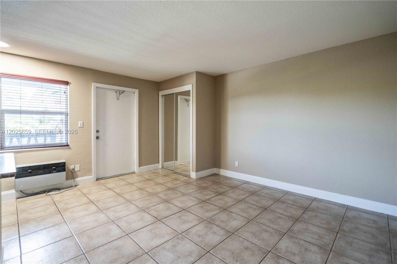 715 NE 6th St, Unit 9, Fort Lauderdale, FL 33304 Photo